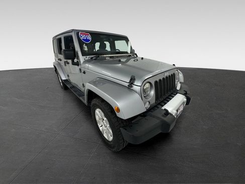 Used 2018 Jeep Wrangler Unlimited Sahara w/ Connectivity Group AWD/4WD image 1