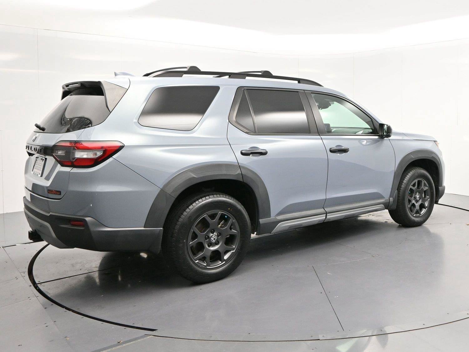 Used 2023 Honda Pilot TrailSport image 7