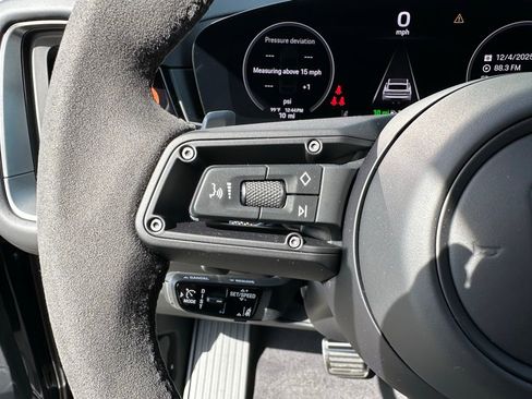 Used 2026 Porsche Cayenne Turbo image 17