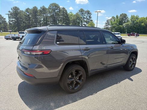 Used 2023 Jeep Grand Cherokee L Laredo RWD image 8