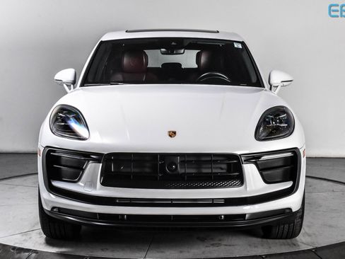 Used 2024 Porsche Macan Base w/ Premium Plus Package image 9
