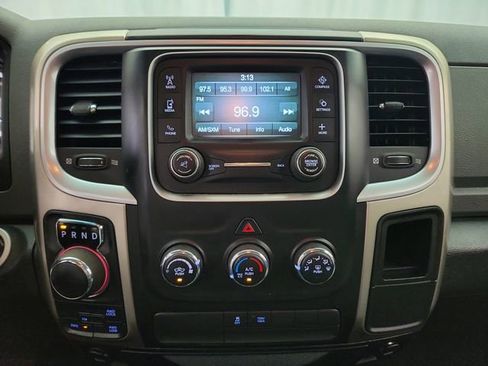 Used 2017 RAM 1500 Classic SLT AWD/4WD image 13