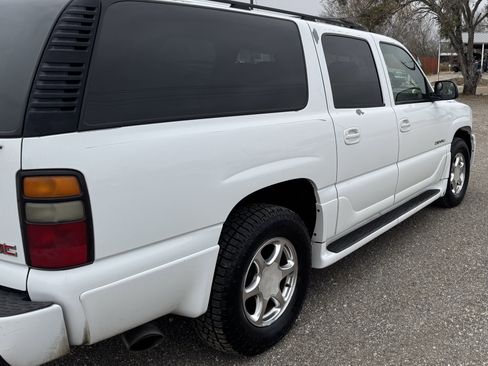 Used 2004 GMC Yukon XL Denali AWD/4WD image 2