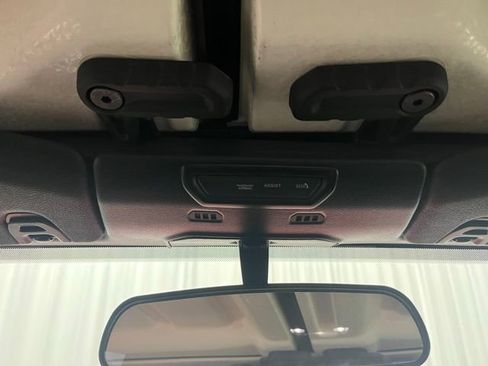 Used 2023 Jeep Gladiator Sport image 18