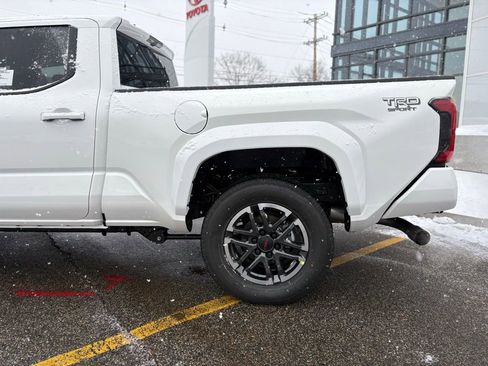New 2025 Toyota Tacoma TRD Sport image 4