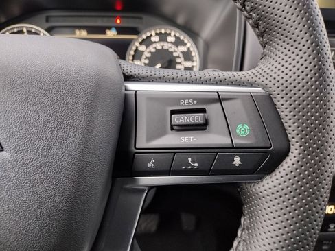 New 2025 Mitsubishi Outlander SE image 28