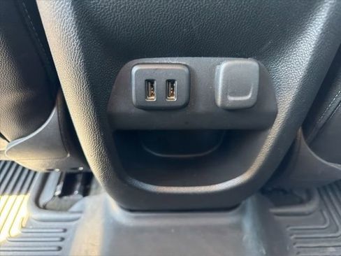 Used 2017 Chevrolet Colorado LT w/ Luxury Package, Chrome AWD/4WD image 16