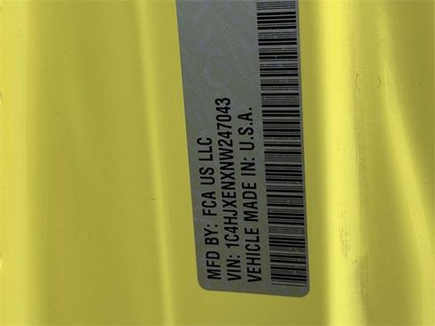 Used 2022 Jeep Wrangler Unlimited Sahara w/ Cold Weather Group image 27