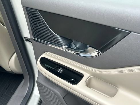 Used 2022 Lincoln Corsair AWD w/ Equipment Group 101A image 54