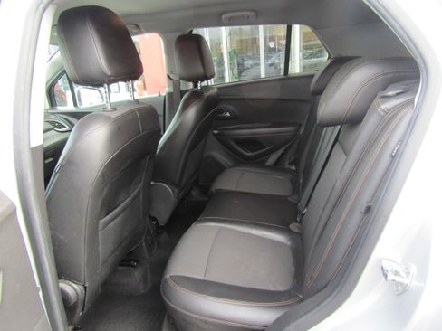 Used 2019 Chevrolet Trax LT w/ LT Convenience Package image 15