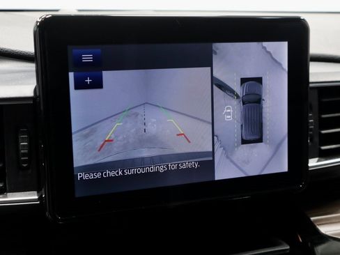 Used 2022 Ford Explorer Limited w/ Equipment Group 301A image 2