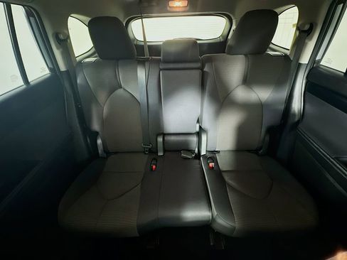 Used 2024 Toyota Highlander LE image 13