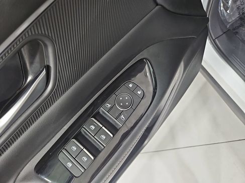 Certified 2025 Nissan Murano SV AWD/4WD image 13