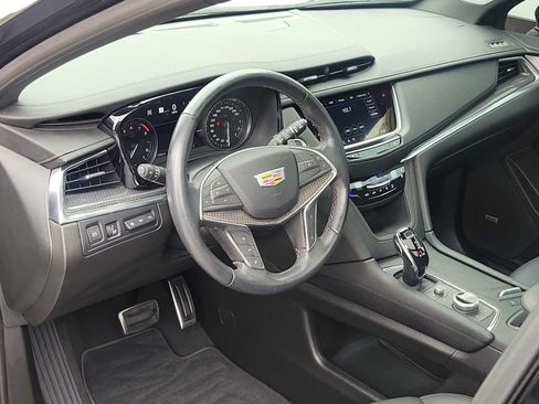 Used 2024 Cadillac XT5 Sportv w/ Technology Package AWD/4WD image 18