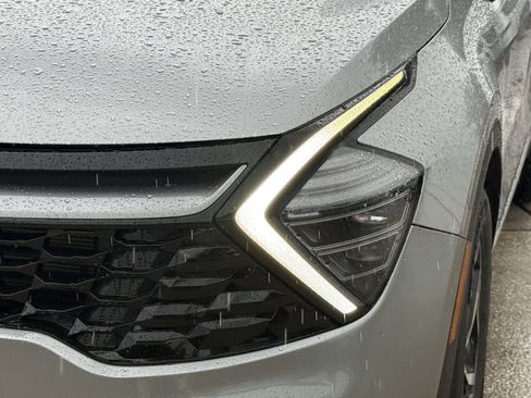 Used 2024 Kia Sportage LX FWD image 11