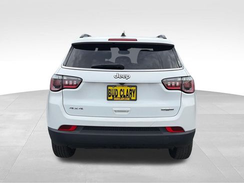 Used 2024 Jeep Compass Latitude AWD/4WD image 5