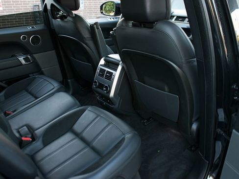 Used 2020 Land Rover Range Rover Sport HST image 21