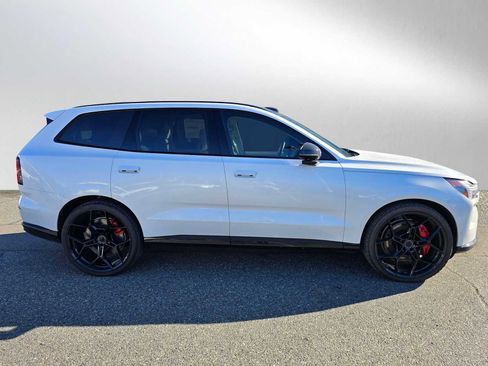 New 2025 Volvo EX90 Ultra image 2