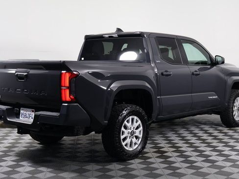 Used 2025 Toyota Tacoma SR5 image 4
