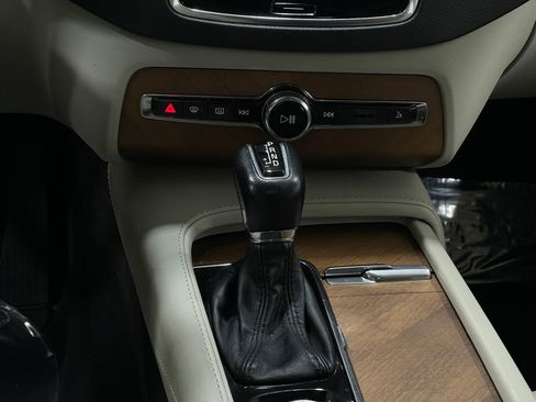 Used 2017 Volvo XC90 T6 Inscription w/ Vision Package image 29