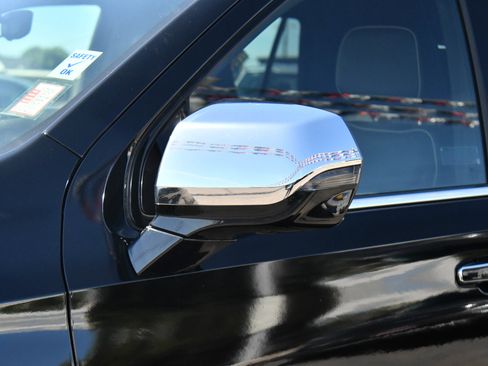 Used 2023 Chevrolet Tahoe Premier w/ Advanced Technology Package RWD image 13