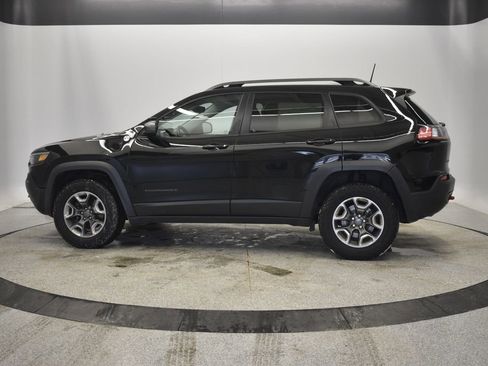 Used 2019 Jeep Cherokee Trailhawk w/ Cold Weather Group image 4