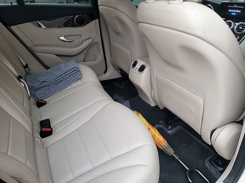 Certified 2022 Mercedes-Benz GLC 300 image 12