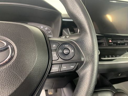 Used 2023 Toyota Corolla LE image 21