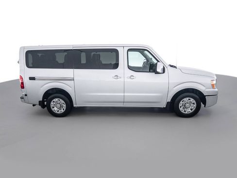 Used 2016 Nissan NV 3500 SL image 4