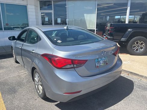 Used 2015 Hyundai Elantra SE w/ Option Group 03 image 4