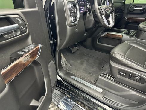 Used 2019 GMC Sierra 1500 SLT w/ SLT Premium Package image 16