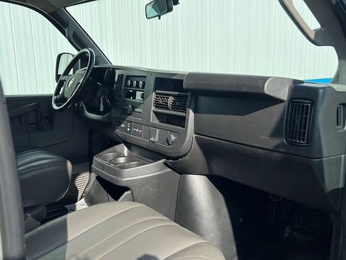 Used 2022 Chevrolet Express 2500 w/ Driver Convenience Package image 21