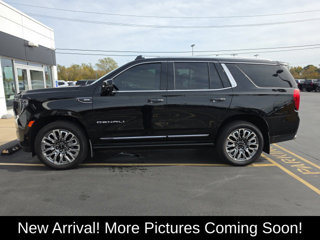 Used 2024 GMC Yukon Denali Ultimate w/ LPO, Floor Liner Package AWD/4WD image 4