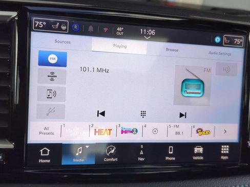 New 2026 Chrysler Pacifica Limited AWD/4WD image 30
