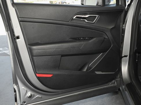 Used 2023 Kia Sportage LX FWD image 32