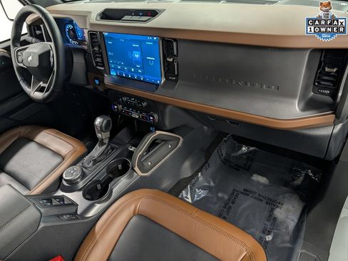 Used 2024 Ford Bronco Outer Banks AWD/4WD image 35