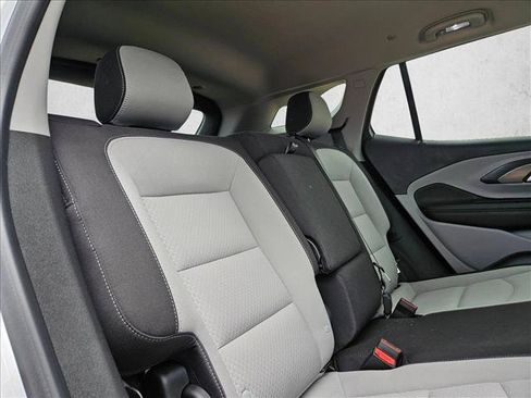 Used 2023 GMC Terrain SLE FWD image 16