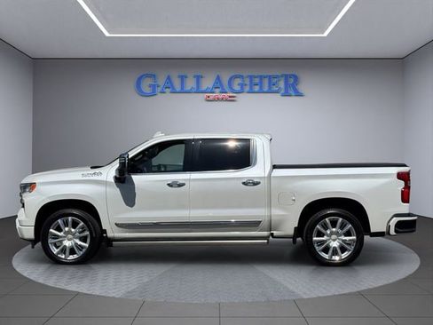 Used 2025 Chevrolet Silverado 1500 High Country w/ High Country Premium Package AWD/4WD image 9