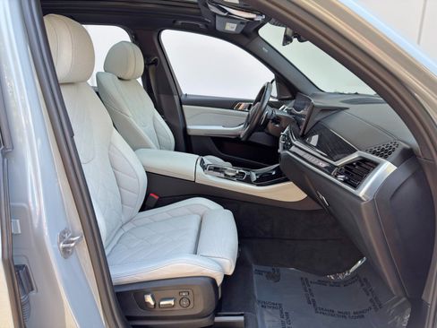 Used 2024 BMW X5 sDrive40i w/ M Sport Package RWD image 16