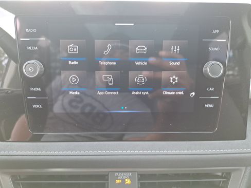 New 2026 Volkswagen Taos SE image 21