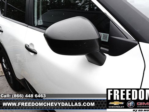 Used 2023 Nissan Rogue S FWD image 8