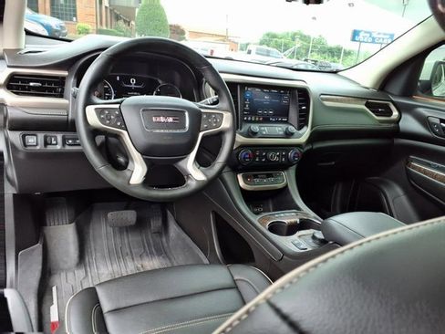 Used 2023 GMC Acadia Denali w/ Denali Ultimate Package image 9