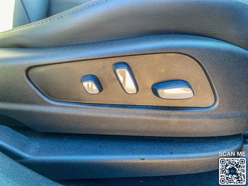 Used 2019 Cadillac XT5 Luxury image 32