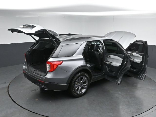 Certified 2023 Ford Explorer XLT w/ Equipment Group 202A AWD/4WD image 59