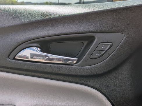 Used 2020 Chevrolet Equinox LT image 19