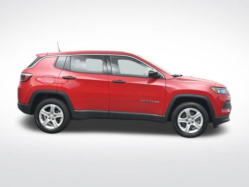 Used 2023 Jeep Compass Sport image 4