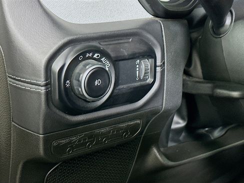 Used 2025 Jeep Wrangler Unlimited Sahara AWD/4WD image 16
