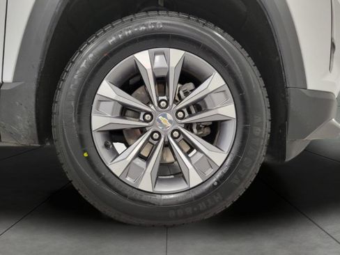 Used 2025 Chevrolet Equinox LT image 4