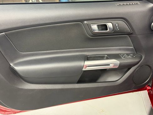 Used 2018 Ford Mustang GT RWD image 17