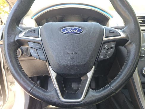 Used 2017 Ford Fusion SE FWD image 21